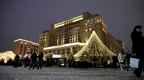 Năm Mới ở Nga: Ánh sáng, gia đình và hương quýt ấm áp giữa mùa đông