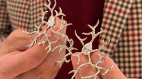 Trang sức của Jennifer Lawrence dẫn đầu Tuần lễ Đấu giá Xa xỉ Sotheby’s  