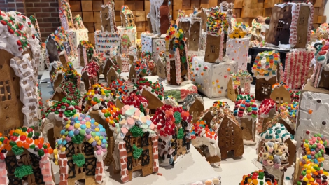Mỹ: Rộn ràng đón Giáng sinh với ngôi làng bánh gừng khổng lồ 