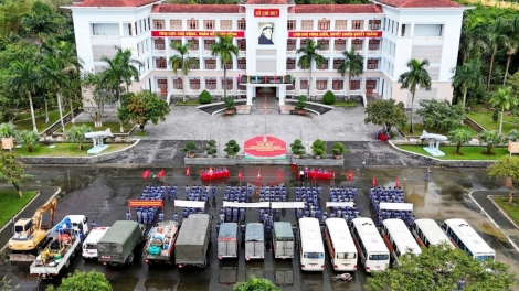 Vùng 3 Hải quân thực hiện “Chiến dịch Quang Trung” giúp dân thiệt hại sau mưa lũ