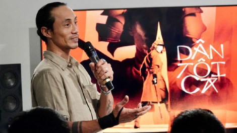 Ca sĩ Phạm Anh Khoa trở lại với EP “Dân tôi ca”: Khi rock ngân lên hồn Việt