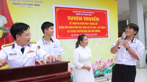 Gần 1.000 học sinh trường THPT Nhơn Trạch nghe tuyên truyền biển, đảo