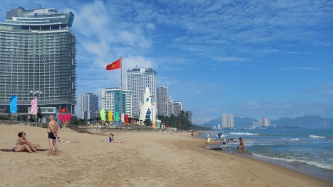 Nha Trang sạch đẹp trở lại sau mưa lũ, là điểm đến an toàn và nhộn nhịp du khách