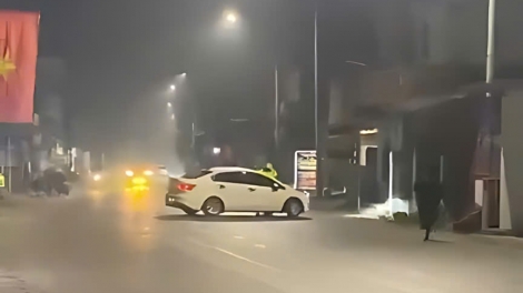 Thái Nguyên: Vi phạm nồng độ cồn, tài xế tăng ga tông thẳng vào cảnh sát giao thông