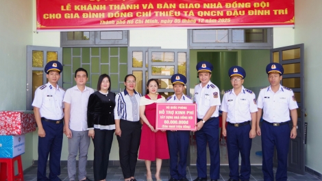 Bộ Tư lệnh Vùng Cảnh sát biển 3 bàn giao nhà đồng đội