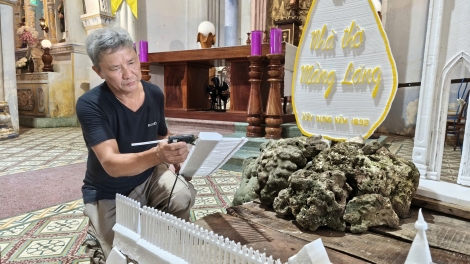 Giáng sinh sau mùa lũ ở giáo xứ Mằng Lăng