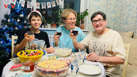 Năm mới ở Nga: Ánh sáng, gia đình và hương quýt ấm áp giữa mùa đông