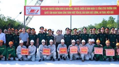 Thời sự 18h 28/12/2025: Thi công đường bộ cao tốc đoạn Hậu Giang - Cà Mau hoàn thành trước 31/1/2026