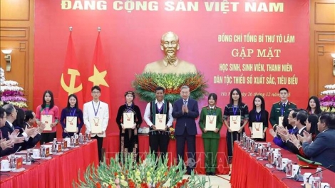 Tổng Bí thư: Ý chí và khát vọng vươn lên sẽ mở ra con đường đi tới tương lai tươi đẹp