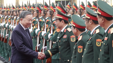 Quân đội nhân dân vững bước dưới cờ Đảng quang vinh