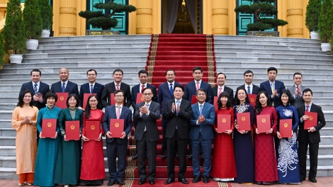 Chủ tịch nước Lương Cường trao Quyết định bổ nhiệm Đại sứ Việt Nam tại các nước