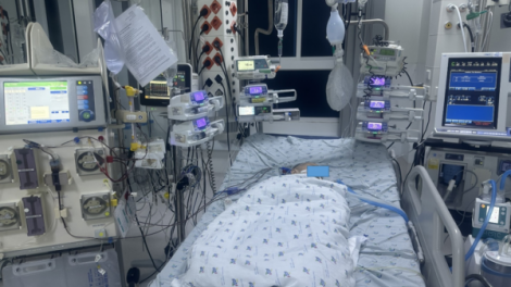 Lọc máu liên tục cứu sống bệnh nhi mắc tay chân miệng biến chứng nặng