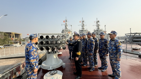 Vùng 1 Hải quân nâng cao sẵn sàng chiến đấu, quyết tâm bảo vệ vững chắc biển, đảo chào mừng Đại hội 