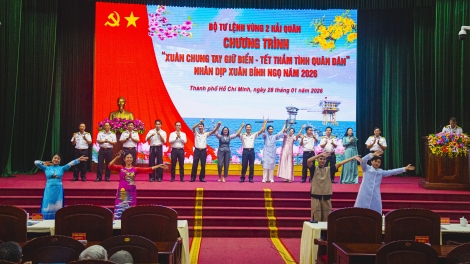 Ấm áp chương trình “Xuân chung tay giữ biển – Tết thắm tình quân dân” tại Vùng 2 Hải quân