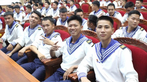 Ấm áp buổi gặp mặt chiến sĩ xuất ngũ tại Trung tâm BĐKT, Vùng 2 Hải quân