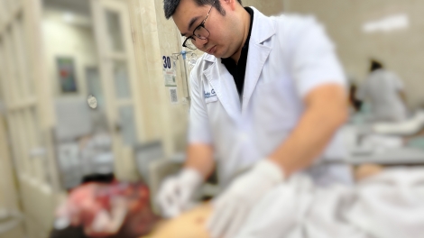 Liên tiếp cấp cứu nhiều ca đa chấn thương do pháo nổ ngay trong tuần đầu tiên năm 2026