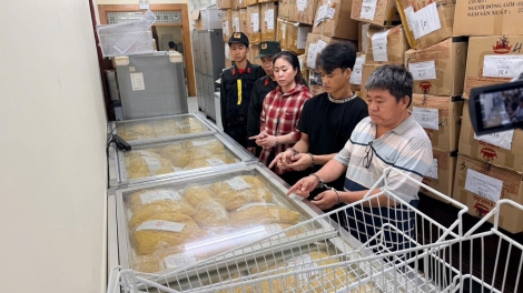 Bắt chủ cơ sở sản xuất hơn 800 tấn mì tươi trộn hàn the, phẩm màu tại TP.HCM