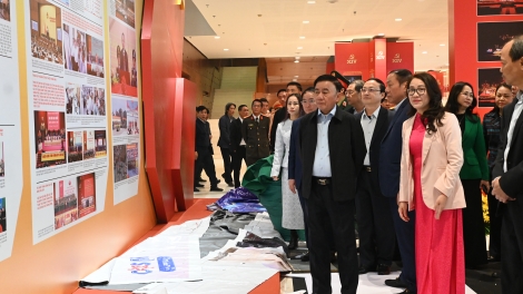 Đồng chí Trần Cẩm Tú chủ trì buổi sơ duyệt các hoạt động chuẩn bị cho Đại hội đại biểu toàn quốc lần thứ XIV của Đảng