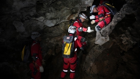 Trung Quốc huấn luyện phi hành gia trong hang động, chuẩn bị cho sứ mệnh đổ bộ Mặt Trăng