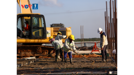 Rộn ràng ngày đầu năm 2026 trên các công trình trọng điểm tỉnh Quảng Trị