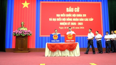 Vùng 2 Hải quân tổ chức bầu cử sớm tại bến và trên biển