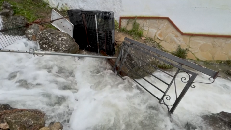 Hơn 11.000 người phải sơ tán do mưa lũ nghiêm trọng