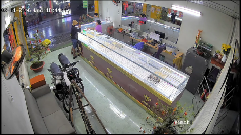 Cướp tiệm vàng ở TP.HCM bị bắt khi đang tổ chức sử dụng ma tuý