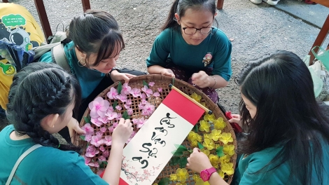 Bài tập về nhà dịp Tết – Giữ nếp học hay làm mất Tết của con? 