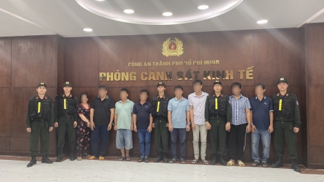 Khởi tố 8 đối tượng sản xuất, bán xăng giả tại TP.HCM