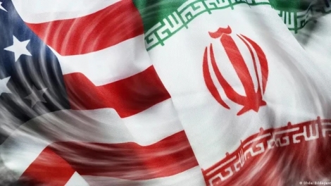  Iran hủy tập trận bắn đạn thật, Mỹ rút tàu khu trục khỏi Israel