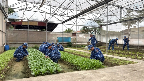 Hải đoàn 11 Cảnh sát biển: Chủ động bảo đảm hậu cần cho tàu trực Tết trên biển