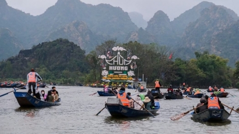 Thời sự 6h 18/2/2026: Lễ hội du lịch Chùa Hương năm 2026 chính thức diễn ra từ hôm nay