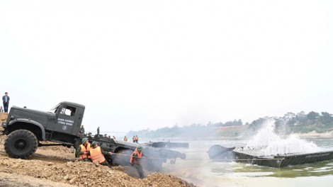 Thời sự 21h30 ngày 15/2/2026: Bộ đội Công binh thần tốc bắc cầu phao qua sông Lô, tỉnh Phú Thọ