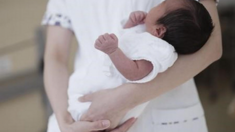 Nhật Bản: Tỷ lệ sinh đạt mức thấp kỷ lục trong năm 2025