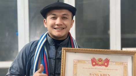 Sùng Mạnh Hùng – thanh niên tiêu biểu đưa nghị quyết, chính sách của Đảng đến với đồng bào dân tộc 