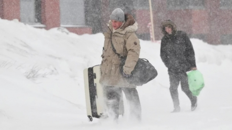 Moscow tuyết rơi dày, gió mạnh do xoáy thuận Balkan