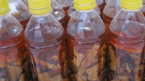 Cục An toàn thực phẩm yêu cầu khẩn trương điều tra vụ nghi ngờ ngộ độc rượu tại Đồng Tháp