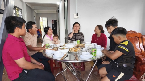 Tất niên trong ngôi nhà “Quang Trung” ở rốn lũ Hoà Thịnh