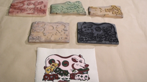 Hạnh phúc sum vầy của gia đình 22 thế hệ giữ nghề tranh Đông Hồ