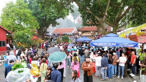 Môi trường lễ hội đầu năm - Khi ý thức cộng đồng quyết định sự bền vững