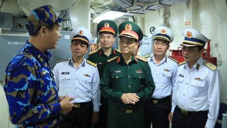 Thượng tướng Phạm Trường Sơn kiểm tra sẵn sàng chiến đấu bảo vệ bầu cử tại Vùng 3 Hải quân