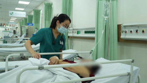 Nhiều người nghi ngộ độc sau khi ăn bánh mì ở TPHCM