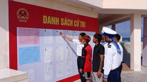 Trường Sa vững niềm tin qua từng lá phiếu