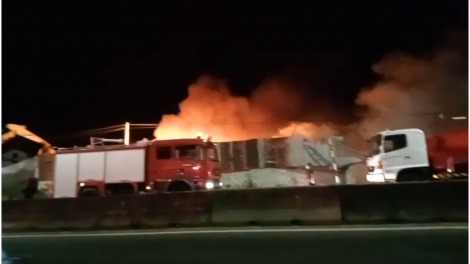 Khống chế đám cháy khu vực tập kết phế liệu ở Lâm Đồng