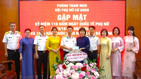 Phụ nữ Vùng 2 Hải quân thi đua “Giỏi việc nước, đảm việc nhà"