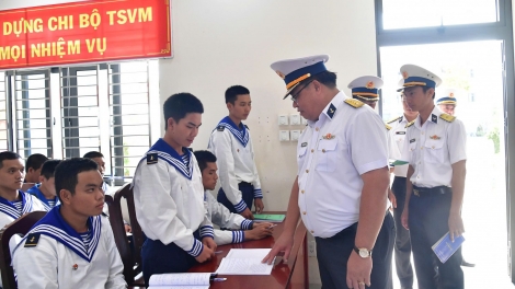 Bộ Tư lệnh Vùng 2 Hải quân kiểm tra kết quả huấn luyện tháng đầu năm 2026