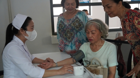 Đội chăm sóc sức khỏe liên tục gắn với địa bàn - Khi trạm y tế "gõ cửa" từng hộ dân