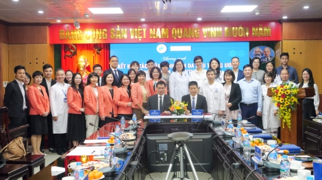 Bệnh viện Da liễu Trung ương và Novartis Việt Nam đồng hành phát triển Phòng khám chuyên đề Vảy nến