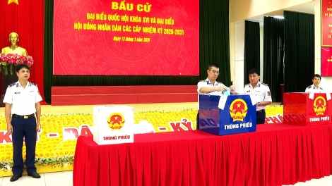 Trang nghiêm Ngày hội bầu cử tại Vùng Cảnh sát biển 3
