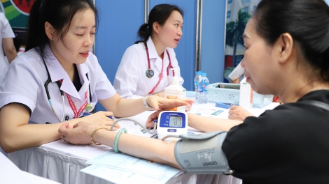 Thầy thuốc trẻ góp phần thay đổi nhận thức chăm sóc sức khỏe toàn dân